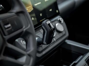 Land Rover Defender 110 X-Dynamic HSE 2.0 P300e — photo 21