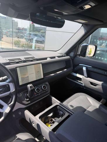 Land Rover Defender 110 X-Dynamic SE Awd 3.0d I6 Mhev 200cv Auto — photo 8