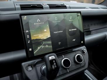 Land Rover Defender 110 X-Dynamic HSE 2.0 P300e — photo 22
