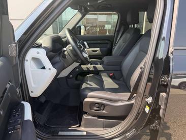 Land Rover Defender 110 X-Dynamic SE Awd 3.0d I6 Mhev 200cv Auto — photo 11