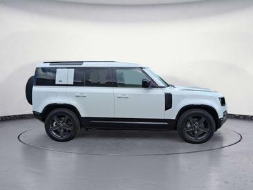 Land Rover Defender 110 X-Dynamic SE 3.0 D300 MHEV — photo 5
