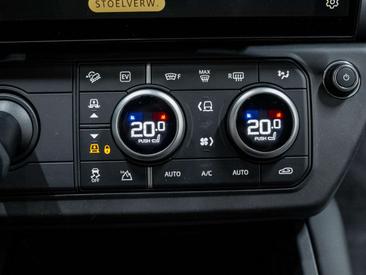 Land Rover Defender 110 X-Dynamic HSE 2.0 P300e — photo 26