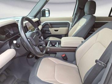 Land Rover Defender 110 X-Dynamic SE 3.0 D300 MHEV — photo 7