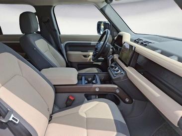 Land Rover Defender 110 X-Dynamic SE 3.0 D300 MHEV — photo 8