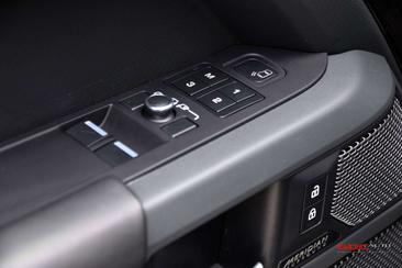Land Rover Defender X-Dynamic HSE D300 MHEV — photo 35