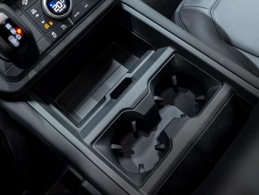 Land Rover Defender 110 X-Dynamic HSE 2.0 P300e — photo 28