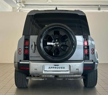 Land Rover Defender 110 SE 3.0D I6 250 CV AWD Auto — photo 4