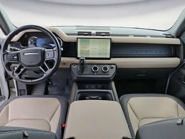 Land Rover Defender 110 X-Dynamic SE 3.0 D300 MHEV — photo 10