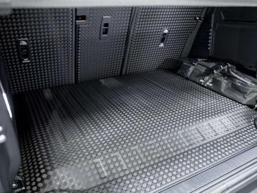Land Rover Defender 110 X-Dynamic HSE 2.0 P300e — photo 31