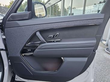 Land Rover Range Rover Sport Dynamic HSE P460e — photo 16