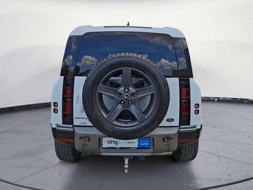Land Rover Defender 110 X-Dynamic SE 3.0 D300 MHEV — photo 13