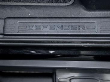 Land Rover Defender 110 X-Dynamic HSE 2.0 P300e — photo 34