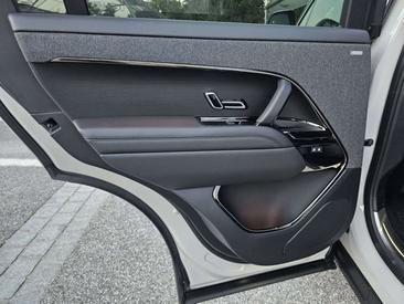 Land Rover Range Rover Sport Dynamic HSE P460e — photo 20