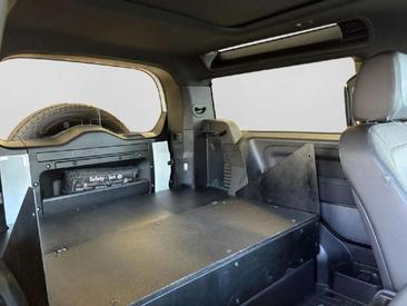 Land Rover Defender 90 3.0 D200 X-Dynamic SE Tpano GPS Camera Attelage Meridian Blanc — photo 11