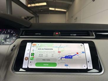 Land Rover Range Rover Velar R-Dynamic HSE 4WD Aut. 2.0 I4 PHEV — photo 11