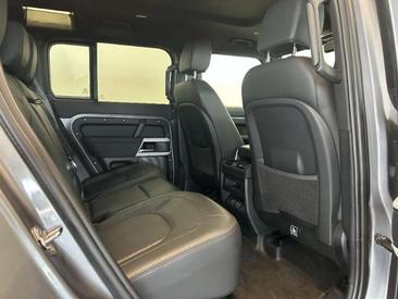 Land Rover Defender 110 SE 3.0D I6 250 CV AWD Auto — photo 13