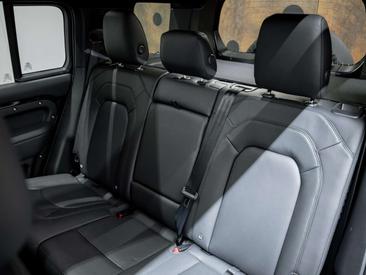 Land Rover Defender 110 X-Dynamic HSE 2.0 P300e — photo 41