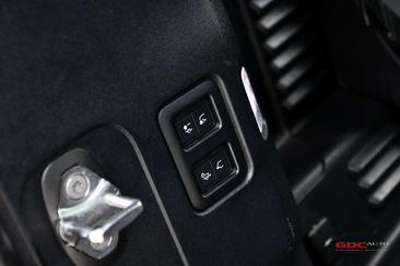 Land Rover Defender X-Dynamic HSE D300 MHEV — photo 46