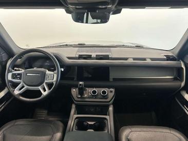 Land Rover Defender 110 SE 3.0D I6 250 CV AWD Auto — photo 14