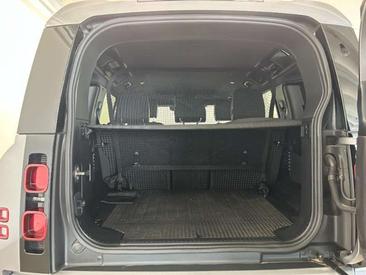 Land Rover Defender 110 SE 3.0D I6 250 CV AWD Auto — photo 15