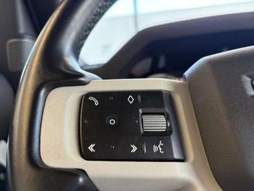 Land Rover Defender 90 3.0 D200 X-Dynamic SE Tpano GPS Camera Attelage Meridian Blanc — photo 18