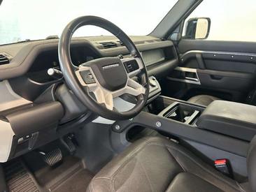 Land Rover Defender 110 SE 3.0D I6 250 CV AWD Auto — photo 17