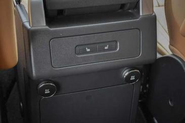 Land Rover Discovery HSE Pano 7seat AdaptiveCruise 3.0 SDV6 — photo 19