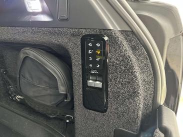Land Rover Range Rover P440e Autobiography AWD Auto — photo 15
