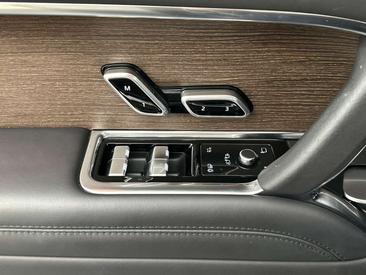 Land Rover Range Rover P440e Autobiography AWD Auto — photo 16
