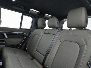Land Rover Defender 110 X-Dynamic HSE Awd 3.0d I6 Mhev 300cv — photo 13