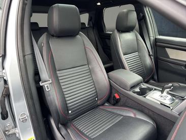 Land Rover Discovery Sport R-Dynamic D200 AHK/Matrix/Pano — photo 16