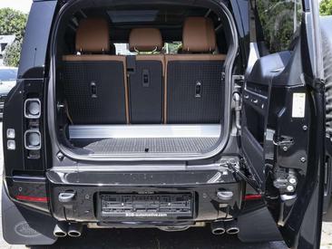 Land Rover Defender 90 BLACK PACK MATRIX LED NAVI P525 V8 — photo 8