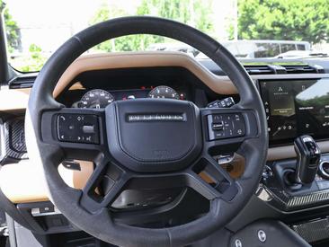 Land Rover Defender 90 BLACK PACK MATRIX LED NAVI P525 V8 — photo 11