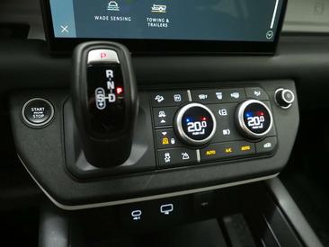 Land Rover Defender 110 2.0 P400e Panoramadak | Trekhaak | Leder Vert — photo 33