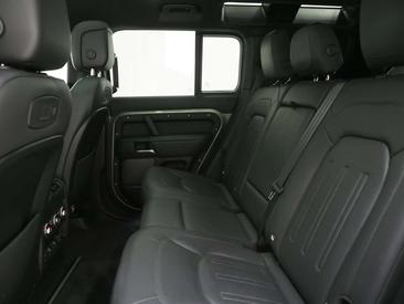 Land Rover Defender 110 2.0 P400e Panoramadak | Trekhaak | Leder Vert — photo 36