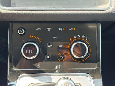 Land Rover Range Rover Evoque — photo 17
