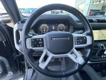 Land Rover Defender — photo 7