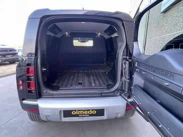 Land Rover Defender — photo 13