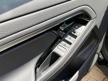 Land Rover Range Rover Evoque 1.5 I3 PHEV R-Dynamic S AWD Auto — photo 19