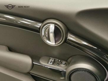 Mini Cooper E — photo 11