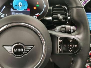 Mini Cooper E — photo 14