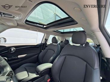 Mini Cooper SE — photo 6
