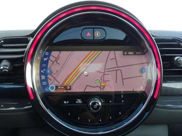 Mini Cooper E — photo 14