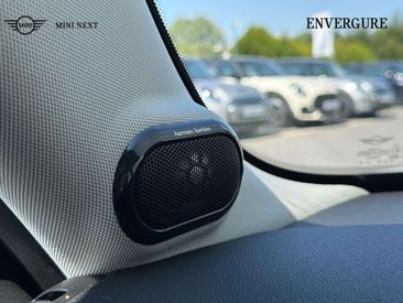 Mini Cooper SE — photo 16