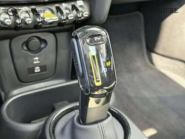 Mini Cooper SE — photo 17