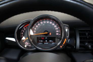 Mini Cabrio COOPER — photo 21