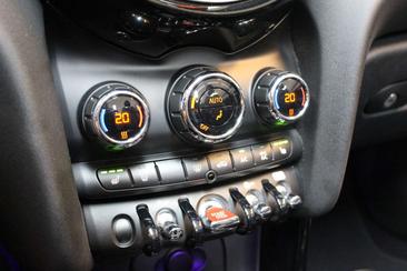 Mini Cabrio COOPER — photo 25