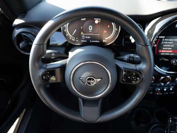 Mini Cabrio Classic Cooper — photo 11