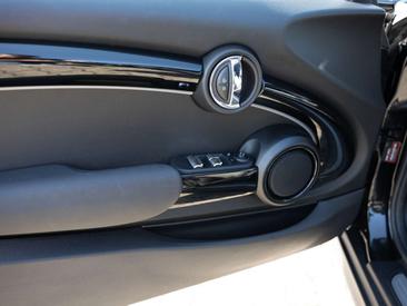 Mini Cabrio Classic Cooper — photo 24