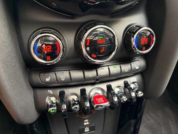 Mini Cabrio Classic Cooper S — photo 20